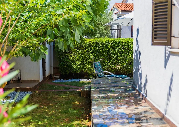 House Ingrid Малинска