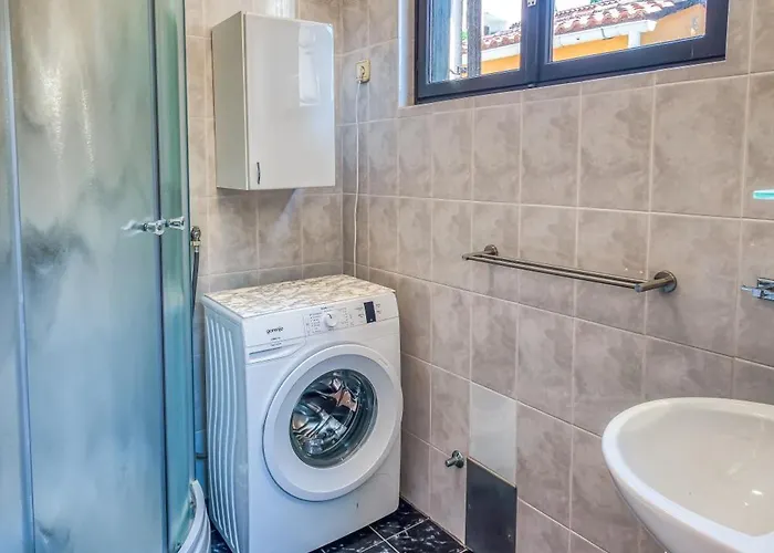 House Ingrid * Малинска